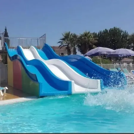Maison Cosy Avec Piscine Partagee A *