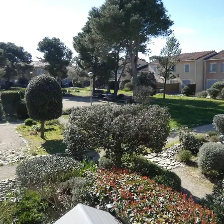 Maison Cosy Avec Piscine Partagee A *
